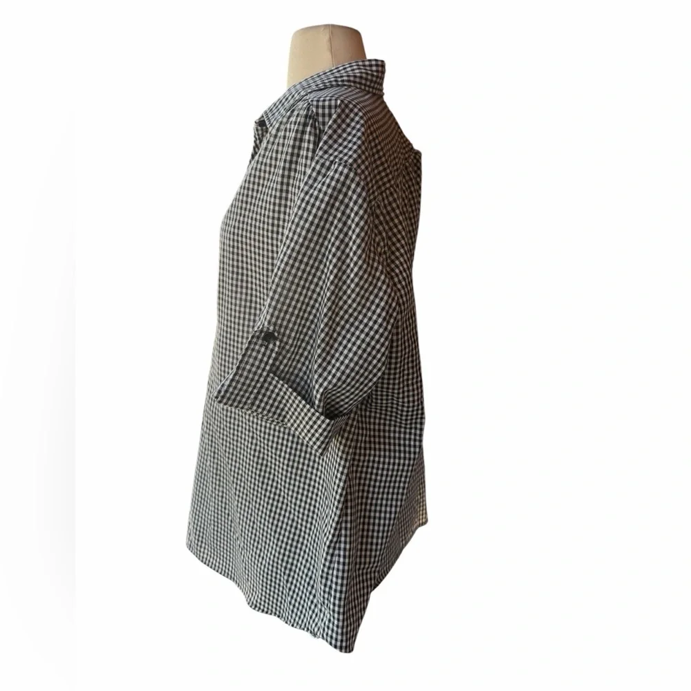 NWOT Late 1970s/80s Miss Fashionality Black & White Half-Button Placket Roll-Tab